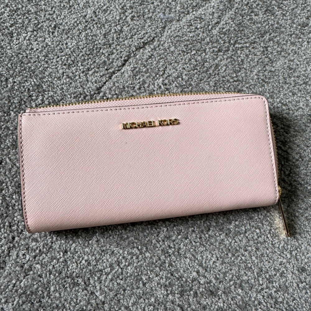 Michael Kors Light Pink Saffiano Zip Wallet with Gold Logo